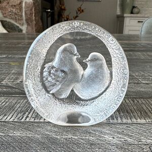 Mats Jonasson Turtle Dove Paperweight Sculpture